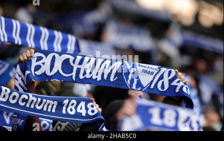 Ville de Bochum, Allemagne.11th décembre 2021. Firo: 11.12.2021, Fuvuball, 1st Bundesliga, saison 2021/2022,VFL Bochum - BVB, Borussia Dortmund 1: 1 fans de Bochum, foulards crédit: dpa/Alamy Live News Banque D'Images