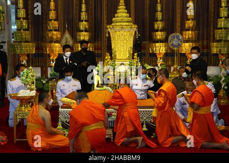 12 décembre 2021, Bangkok, Bangkok, Thaïlande: Les adieux pour le décès de l'abbé de Wat Paknam Phasi Charoen, ancien opératif au nom du Patriarche suprême de Wat Paknam Phasi Charoen.(Credit image: © Kan Sangtong/Pacific Press via ZUMA Press Wire) Banque D'Images