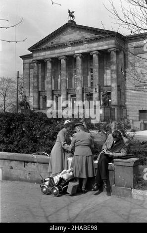 Poznañ, 1949-04-23.Gmach Teatru Wielkiego im.Stanis³awa Moniuszki. wb PAPPoznan, 23 avril 1949.Le Stanislaw Moniuszko Grand Theatre. wb PAP Banque D'Images