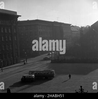 Katowice, 1969-10.Plac im.Karola Miarki. Ad PAP/Kazimierz Seko Dok³adny dzieñ wydarzenia nieustalony.Katowice, 19690 octobre.Place Karol Miarka. Ad PAP/Kazimierz Seko Banque D'Images