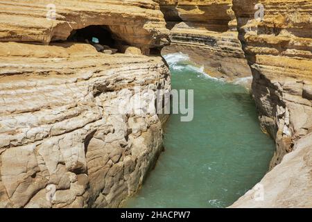 Vue sur la mer du célèbre Canal d'amour.Île de Corfou, Grèce Banque D'Images