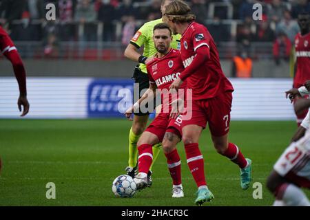 ANTWERPEN, BELGIQUE - DÉCEMBRE 12 : Birger Verstraete de Royal Antwerp FC lors du match Jupiler Pro League entre Royal Antwerp FC et Standard Liège à Bosuilstadion le 12 décembre 2021 à Antwerpen, Belgique (photo de Jeroen Meuwsen/Orange Pictures) Banque D'Images