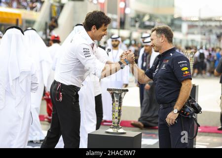 WOLFF Toto (aut), Team principal & CEO Mercedes AMG F1 GP, HORNER Christian (gbr), Team principal de Red Bull Racing, Portrait F1 Trophée pendant la Formule 1 Etihad Airways Grand Prix 2021 d'Abu Dhabi, 22th tour du Championnat du monde de Formule 1 de la FIA 2021 du 10 au 12 décembre,2021 sur le circuit Yas Marina, à l'île Yas, Abu Dhabi - photo : Antonin Vincent/DPPI/LiveMedia Banque D'Images