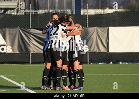 Centre de formation de Juventus, Turin, Italie, 12 décembre 2021,Juventus Women célèbre le but lors du Juventus FC vs AC Milan - football italien Serie A Women Match Banque D'Images