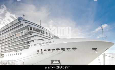 Vue du navire de croisière MSC Magnifica au terminal de croisière dans le port de Marseille, France, le 01 novembre 2018. Banque D'Images