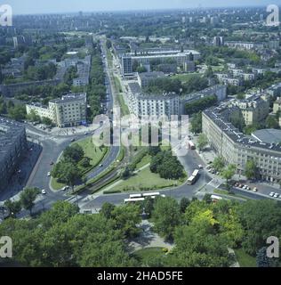 Varsovie 02,1988.Widok z lotu ptaka na plac Wilsona.Ulice od lewej: Adama Mickiewicza, Zygmunta Krasiñskiego, Juliusza S³owackiego, Adama Mickiewicza, Zygmunta Krasiñskiego. mw PAP/Ireneusz Sobieszczuk Dok³adny dzieñ wydarzenia nieustalony.Varsovie février 1988.Vue panoramique sur Wilson Square.Rues de gauche: Adam Mickiewicz, Zygmunt Krasinski, Juliusz Slowacki, Adam Mickiewicz, Zygmunt Krasinski.mw PAP/Ireneusz Sobieszczuk Date exacte inconnue. Banque D'Images