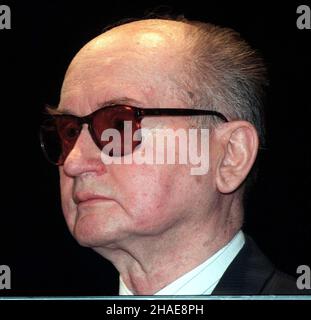 Varsovie, 07.02.1999.Wojciech Jaruzelski, szef Wojskowej Rady Ocalenia Narodowego, b. prezydent PRL i b. pierwszy prezydent III RP.(kru) PAP/Przemek WierzchowskiVarsovie, 07.02.1999.Le général Wojciech Jaruzelski, ancien militaire polonais et politicien de la République populaire de Pologne.(kru) PAP/Przemek Wierzchowski Banque D'Images