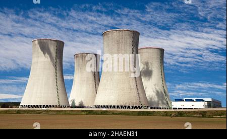 Vue sur la centrale nucléaire Dukovany - République tchèque Banque D'Images