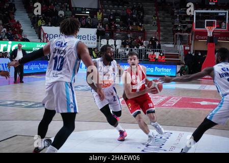 Varese, Italie.12th décembre 2021.10 Giovanni de Nicolao OpenJobMetis Varese lors du match de championnat de LBA Italie entre Openjobmestis Varèse vs Devi Napoli basket, à Varèse, Italie, le Dicember 12, 2021.Crédit : Agence photo indépendante/Alamy Live News Banque D'Images