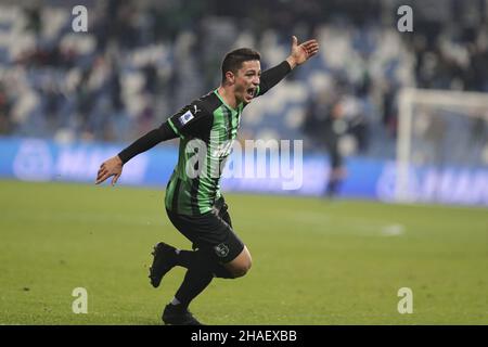 Reggio Emilia, Italie.12th décembre 2021.Giacomo Raspadori (Sassuolo) célèbre le but pendant les États-Unis Sassuolo vs SS Lazio, football italien série A match à Reggio Emilia, Italie, décembre 12 2021 crédit: Agence de photo indépendante / Alamy Live News Banque D'Images