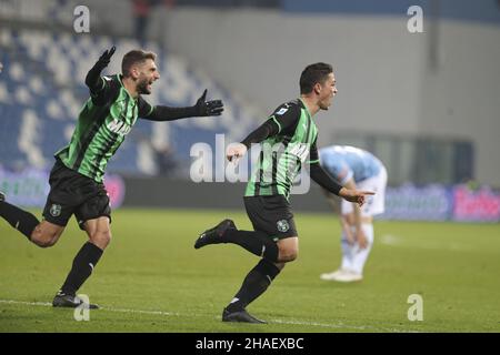 Reggio Emilia, Italie.12th décembre 2021.Giacomo Raspadori (Sassuolo) célèbre le but pendant les États-Unis Sassuolo vs SS Lazio, football italien série A match à Reggio Emilia, Italie, décembre 12 2021 crédit: Agence de photo indépendante / Alamy Live News Banque D'Images