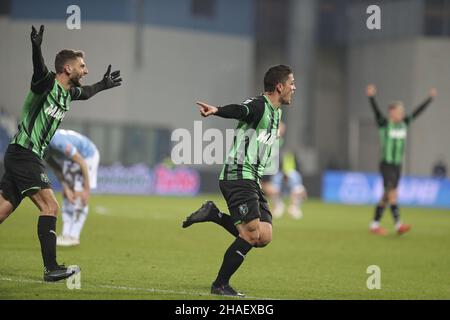 Reggio Emilia, Italie.12th décembre 2021.Giacomo Raspadori (Sassuolo) célèbre le but pendant les États-Unis Sassuolo vs SS Lazio, football italien série A match à Reggio Emilia, Italie, décembre 12 2021 crédit: Agence de photo indépendante / Alamy Live News Banque D'Images