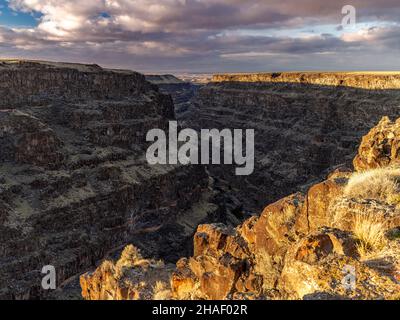 Deep Bruneau Canyon dans le désert sud de l'Idaho au coucher du soleil Banque D'Images