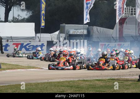 329 Pierre Gasly (FIA), Sodi Parilla, action avec 363 max Verstappen (Ned) pendant la série mondiale Karting 2010 à la Conca, Italie - photo Jacky Foulatier / DPPI Banque D'Images