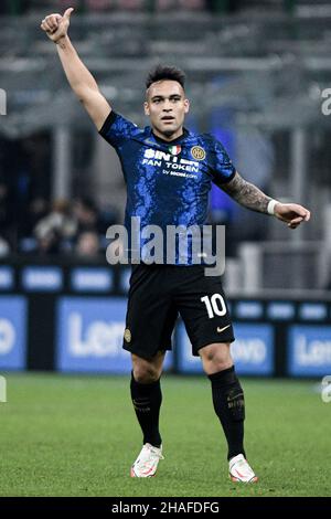 Milan, Italie.12th décembre 2021.Lautaro Martínez de FC Internazionale gestes pendant le match de championnat de la série italienne FC Internazionale vs Cagliari Calcio au stade San Siro, Milan, Italie le 12 décembre 2021 crédit: Piero Cruciatti/Alay Live News Banque D'Images