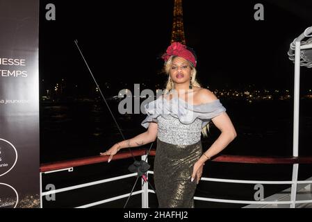 Jean-Claude Jitrois et Fiona Gélin réunis lors du gala au profit de l'association >, organisé par Jérémy Bellet, à bord du Yacht Joséphine Banque D'Images