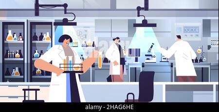 équipe scientifique de recherche de mix race travaillant avec des chercheurs de tubes à essai faisant des expériences chimiques en laboratoire Illustration de Vecteur