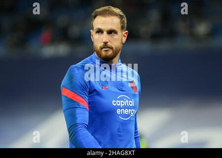 Jan Olak de l'Atletico se réchauffe lors du championnat d'Espagne la Liga football match entre le Real Madrid et l'Atletico de Madrid le 12 décembre 2021 au stade Santiago Bernabeu à Madrid, Espagne - photo: IrH/DPPI/LiveMedia Banque D'Images