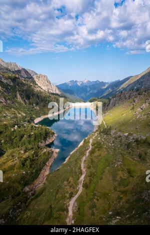 Vue d'été sur Lago di Fregebogia.Carona, Val Brembana, Alpi Orobie, Bergame, province de Bergame,Lombardie, Italie, Europe. Banque D'Images