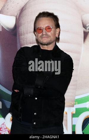 12 décembre 2021, Los Angeles, CA, USA: LOS ANGELES - DEC 12: Bono à la Sing 2 première au Théâtre grec le 12 décembre 2021 à Los Angeles, CA (Credit image: © Kay Blake/ZUMA Press Wire) Banque D'Images