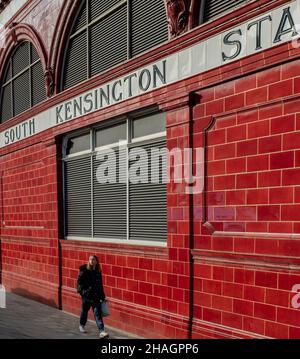 Le mur de Pelham St de la station de métro South Kensington, Londres Banque D'Images