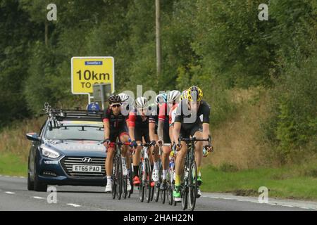 Jusqu'à ce que vous soyez témoin d'une course professionnelle sur route, vous ne pouvez pas apprécier la vitesse des vélos avec ce qui semble effort minimal.(Ce n'est pas minimal) Banque D'Images