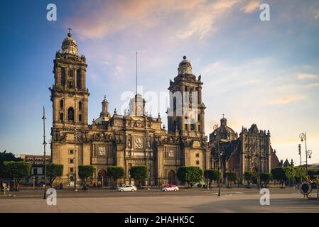 Cathédrale métropolitaine de Mexico au Mexique au crépuscule Banque D'Images