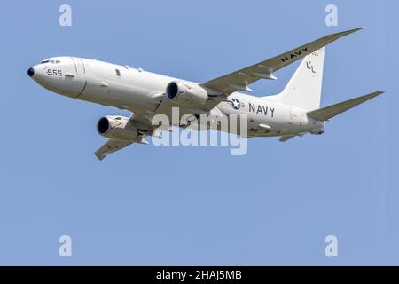 Un P-8A Poseidon de la Marine des États-Unis (737-8FV) se produit lors de l'événement SkyDrive 2021 de l'Airshow à London, Ontario, Canada. Banque D'Images