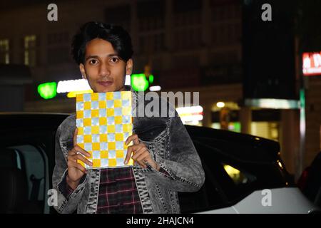 homme beau avec son propre journal personnel Banque D'Images