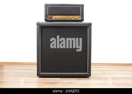 Haut-parleurs 4x12 de la tête et de l'armoire de l'amplificateur de guitare Banque D'Images