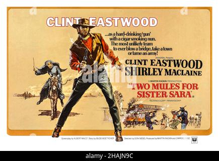 Vintage Movie film Poster 'Two Mules for Sister Sara' est un film occidental américano-mexicain de 1970 réalisé par Don Siegel et mettant en vedette Shirley MacLaine SET pendant l'intervention française au Mexique (1861–1867).L'intrigue suit un mercenaire américain qui se mêle à une nonne et aide un groupe de rebelles juaristes pendant le règne marionneux de l'empereur Maximilian au Mexique.Le film a présenté des acteurs et actrices américains et mexicains, y compris en étant filmés dans la campagne pittoresque près de Tlayacapan, Morelos.Ennio Morricone a composé la musique du film.© Universal Pictures en contex Banque D'Images