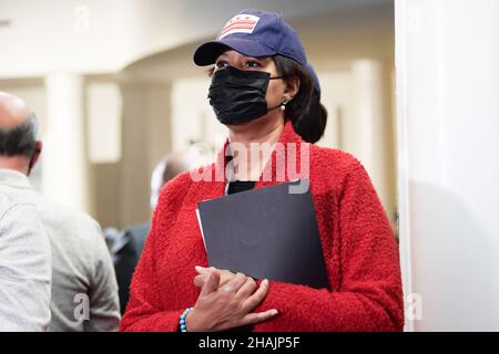 Washington, États-Unis.13th décembre 2021.Le maire de DC, Muriel Bowser, lance aujourd'hui le programme de subventions aux petites entreprises au magasin Pop Up à Washington.Crédit : SOPA Images Limited/Alamy Live News Banque D'Images