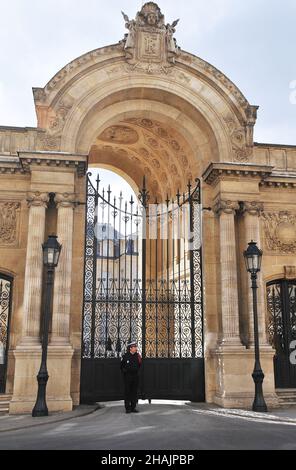 Porte du palais de l'Elysée, Paris, France Banque D'Images