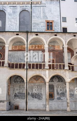 Façade dans la cour du château de Neuburg au Danube, Allemagne Banque D'Images