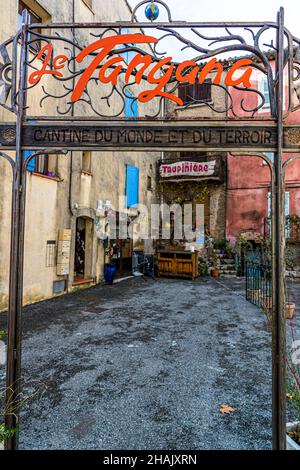 Centre-village Tourtour, France. Tourtour a été inclus dans la liste des plus beaux villages de France par l'association les plus Beaux villages de France Banque D'Images