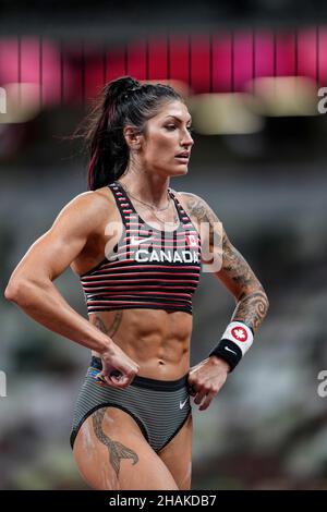 Anicka Newell participant aux Jeux Olympiques de Tokyo 2020 dans la discipline de la voûte polaire. Banque D'Images