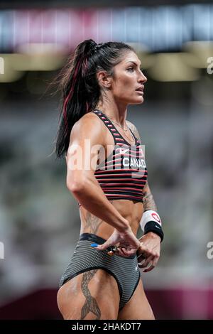 Anicka Newell participant aux Jeux Olympiques de Tokyo 2020 dans la discipline de la voûte polaire. Banque D'Images