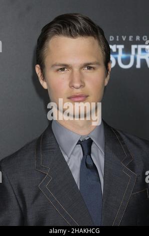 Ansel Elgort participe à la première de la série « The Divilierent Series: Insurrecent » de Summit Entertainment au théâtre Ziegfeld à New York le 16 mars 2015.Crédit photo : Henry McGee/MediaPunch Banque D'Images