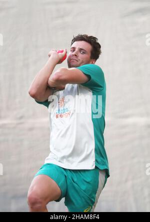 Jhye Richardson d'Australie pendant une session de filets à l'Adelaide Oval, à Adélaïde.Date de la photo: Mardi 14 décembre 2021. Banque D'Images