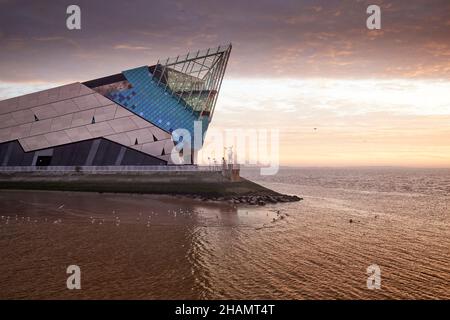 L'aquarium profond Sammy's point, la rivière Hull, l'estuaire de Humber à Hull conçu par Sir Terry Farrell Banque D'Images