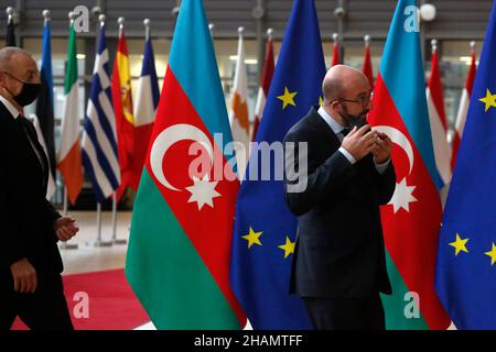 Bruxelles, Belgique.14th décembre 2021.Le président du Conseil de l'UE, Charles Michel (à droite), rencontre le président de la République d'Azerbaïdjan, Ilham Aliyev, lors du Conseil de l'UE à Bruxelles, Belgique, le 14 décembre 2021.(Credit image: © Valeria Mongelli/ZUMA Press Wire) Credit: ZUMA Press, Inc./Alamy Live News Banque D'Images