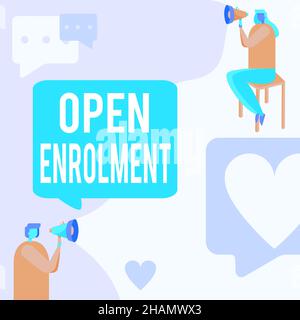 Écriture affichant le texte de l'inscription ouverte.Concept le sens permet l'application de l'assurance maladie dans la période Homme debout et femme assis Banque D'Images