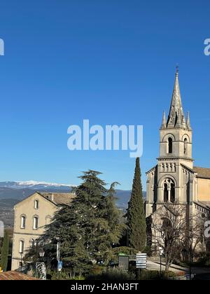 Clocher avec Mont Ventoux Banque D'Images