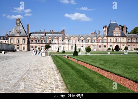 Château de Fontainebleau, bâtiment classé monument historique national (monument historique français) et site classé au patrimoine mondial de l'UNESCO Banque D'Images