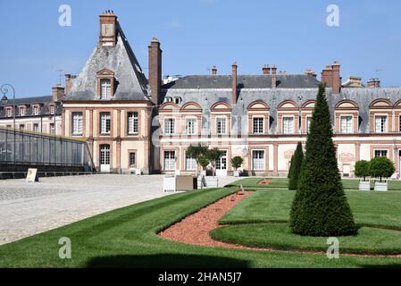 Château de Fontainebleau, bâtiment classé monument historique national (monument historique français) et site classé au patrimoine mondial de l'UNESCO Banque D'Images