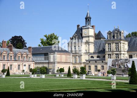 Château de Fontainebleau, bâtiment classé monument historique national (monument historique français) et site classé au patrimoine mondial de l'UNESCO Banque D'Images
