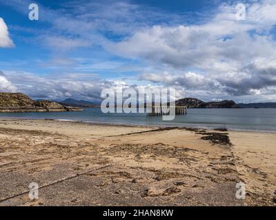 Vestiges du dépôt de défense Boom de WW2 et de la jetée sur Loch Ewe, à Mellon Charles, Wester Ross, Highlands of Scotland Banque D'Images