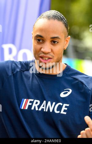 L'athlète Pascal Martinot-Lagarde, 100m haies, participe à la Journée Kinder Joy of Moving Athletics à Rouen (nord de la France) le 18 septembre 2021 Banque D'Images