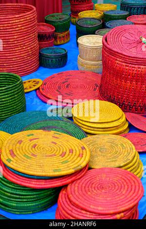 Sac à corde en jute, panier, dessous de verre en jute naturel, boîtes écologiques en crochet pour la maison et la décoration, faites à la main Banque D'Images