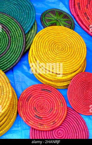 Sac à corde en jute, panier, dessous de verre en jute naturel, boîtes écologiques en crochet pour la maison et la décoration, faites à la main Banque D'Images